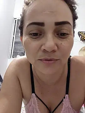 Amanda39 live XXX chat