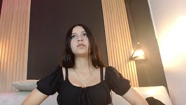 צ'אט XXX בשידור חי של Bella1126