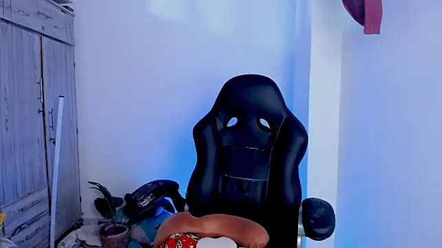 tylerrnova's Live XXX Chat