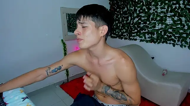 The_beby_guy live XXX chat