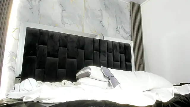 Adrian_Rouse's Live XXX Chat