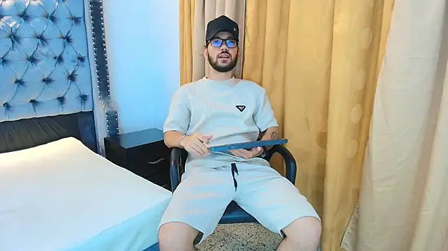 MATHY_ROBERT2 Chat XXX live