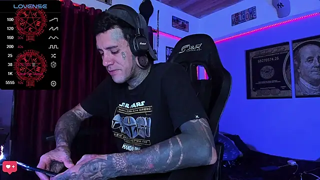 jhonny__ackerman XXX чат на живо