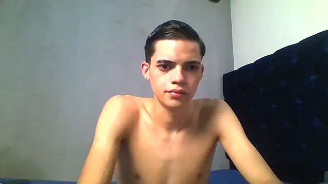 Latinos_2001 Adlı Modelin Canlı XXX Sohbeti