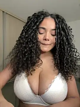 Curlyierr Live XXX-chat