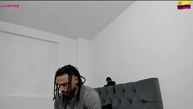 XXX chat uživo modela Louis_marley__