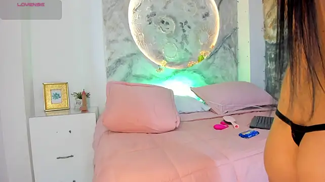 צ'אט XXX בשידור חי של BellaaStorm
