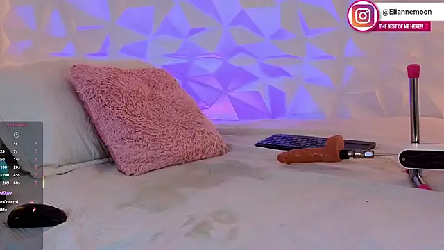 Elianmoon XXX чат на живо