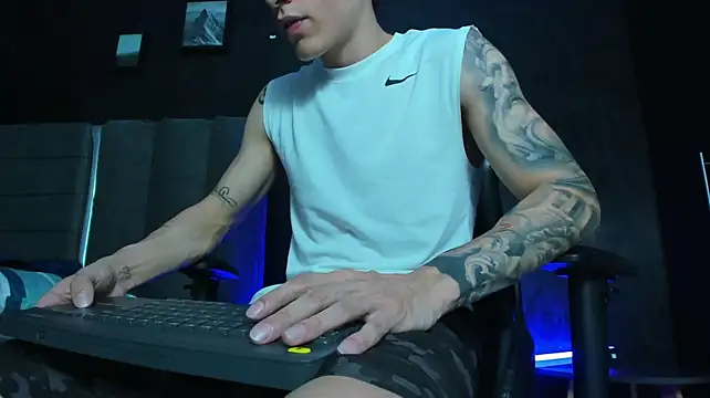 Enzo_Maseratin Live XXX chat