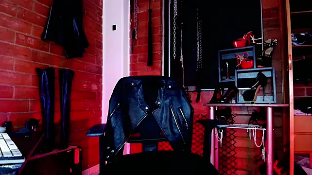 missdarklady's Live XXX Chat