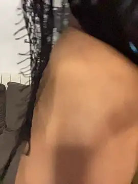 katy-Glow Adlı Modelin Web Kamerası Şovu