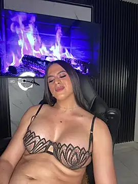 Naughtysofiaa Adlı Modelin Canlı XXX Sohbeti