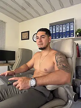 צ'אט XXX בשידור חי של Dimitri_Colleman