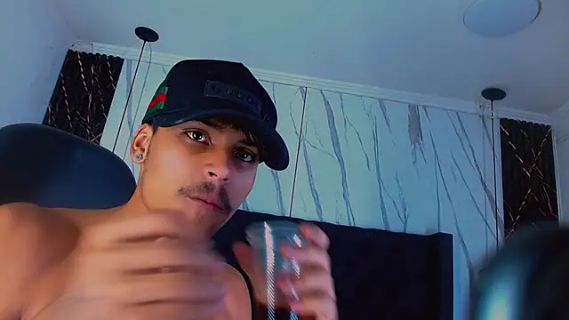 دردشة Angel_foxc13 الجنسية المباشرة