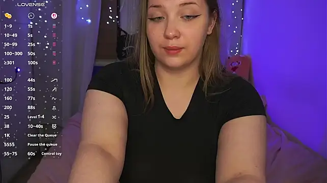 XXX chat uživo modela CuteSharloti