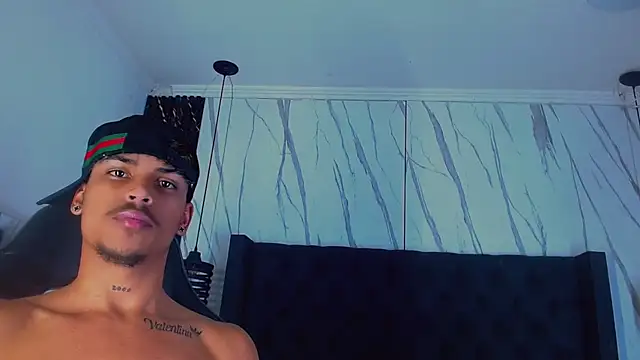 Angel_foxc13 Chat XXX in diretta