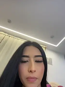 kymberly_18 – Naživo XXX chat