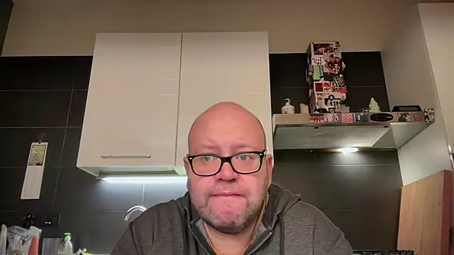 theitalianbear's Live XXX Chat