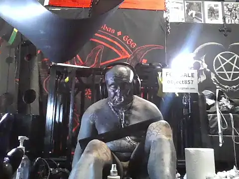 XXX chat uživo modela wormobject