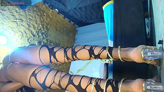 valeriafoxx3 Adlı Modelin Canlı XXX Sohbeti