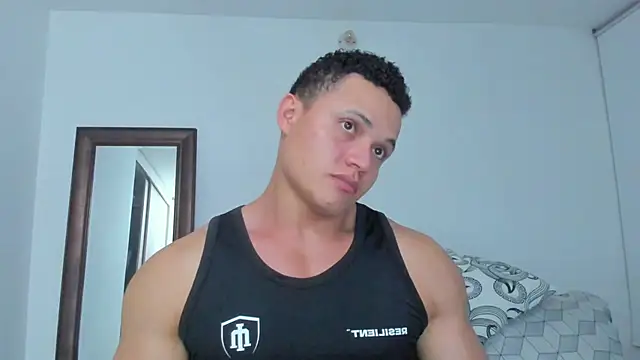 KingLevi01: απευθείας συνομιλία ΧΧΧ
