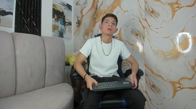 Chat XXX ao vivo de LITTLE_BABY2026