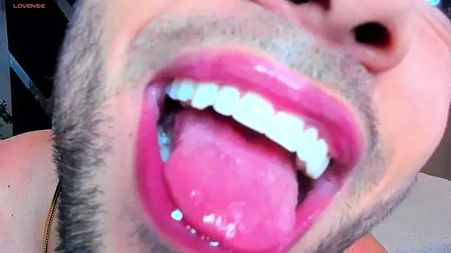 Raytorres Chat XXX live