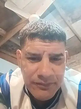 Gusta86's Live XXX Chat