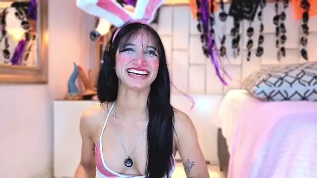 Sharlott_Luxe's Live XXX Chat