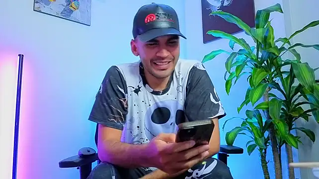 Hamiltonng12 – Live XXX-chat