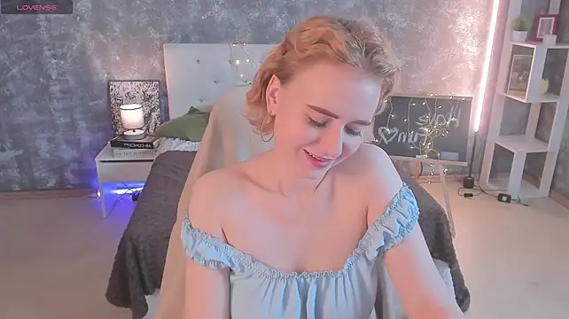 دردشة Shiny_Liss الجنسية المباشرة