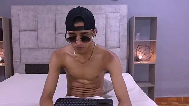 Онлайн чат XXX Maximo_Juli