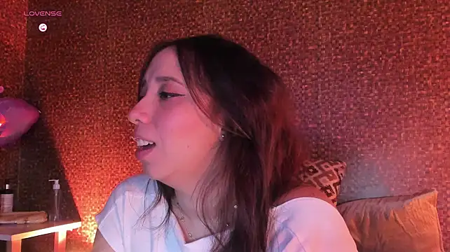 XXX chat uživo modela Apartment28