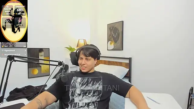 XXX chat uživo modela Thom_Ohtani