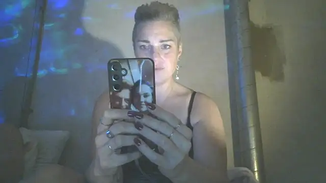 צ'אט XXX בשידור חי של bicouple1992