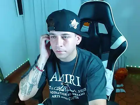 XXX chat uživo modela 420Liam