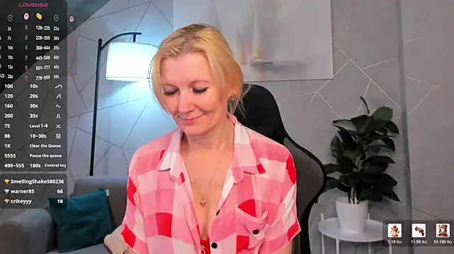 Julie_Lucas Chat XXX in diretta