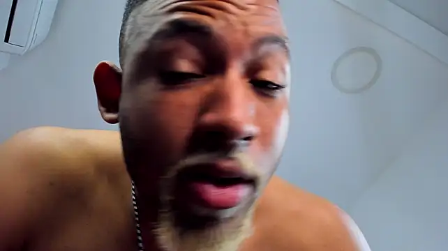 B_Wild – Naživo XXX chat