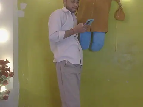 دردشة Stubborndesiboy الجنسية المباشرة