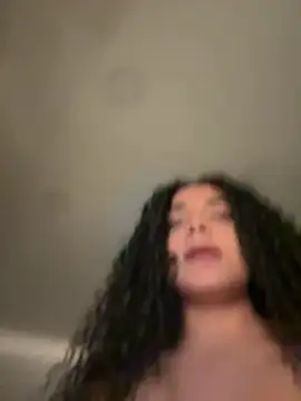 Curlyierr's Live XXX Chat