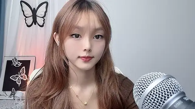 XiaoPiPi8888 现场XXX聊天