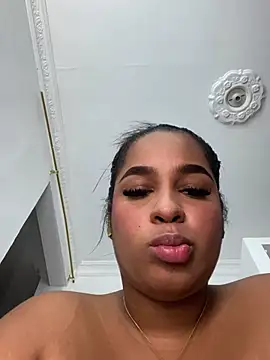 NV-Nikoll Adlı Modelin Canlı XXX Sohbeti