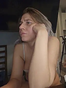 Czat XXX na żywo – ScarletsWeb