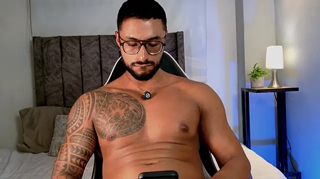 LiamGarcia1's Live XXX Chat