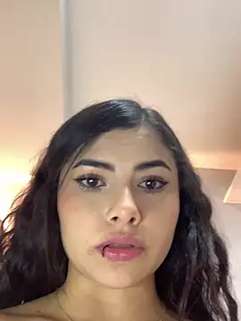 kim_luna2: διαδικτυακό σόου στην κάμερα