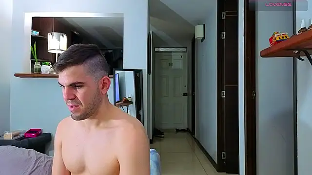XXX chat uživo modela Matiashorney