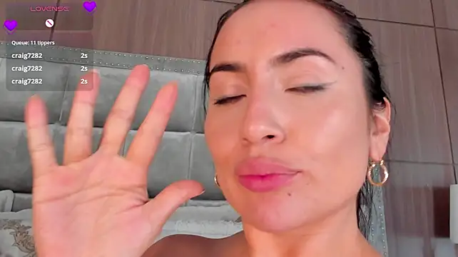 ZaraVesari's Live XXX Chat