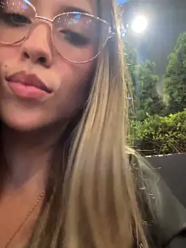 Chat +18 de fanyabbey ao vivo