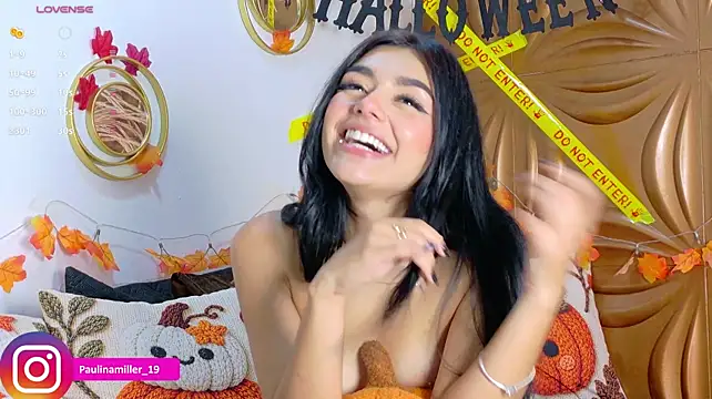 แชท XXX สดของ Paulinamillerr