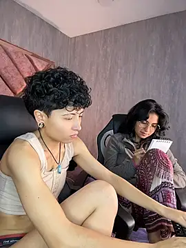 Chatroom XXX en direct de ian_mathias_